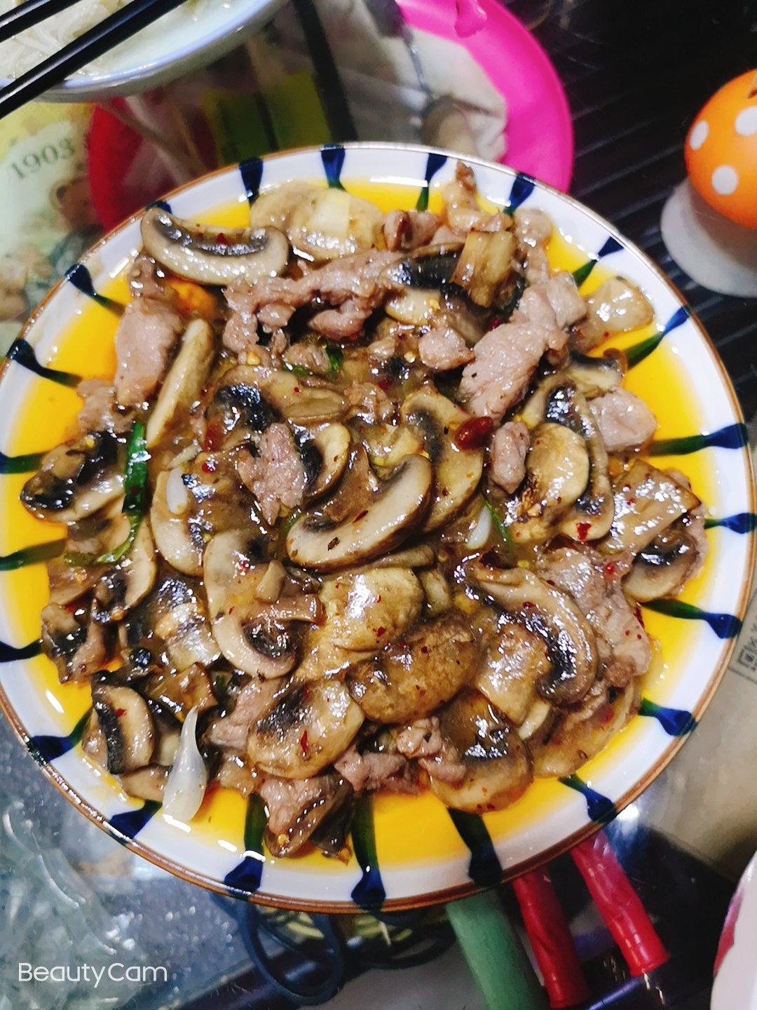 酱炒蘑菇牛肉