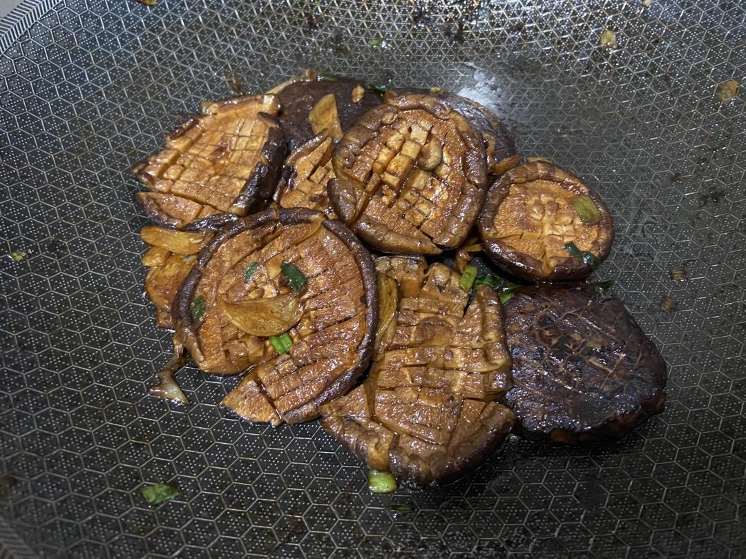 鲜嫩多汁，比鲍鱼还好吃红烧香菇