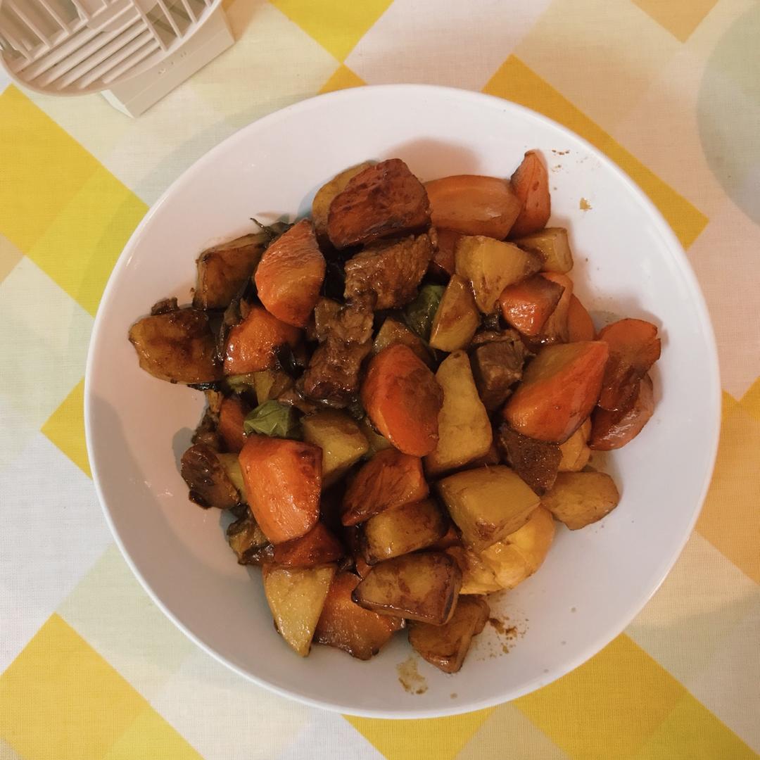 土豆胡萝卜红烧肉