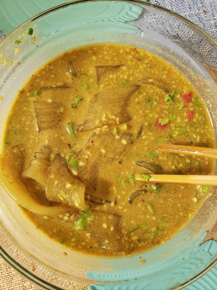 麻酱流汁宽粉