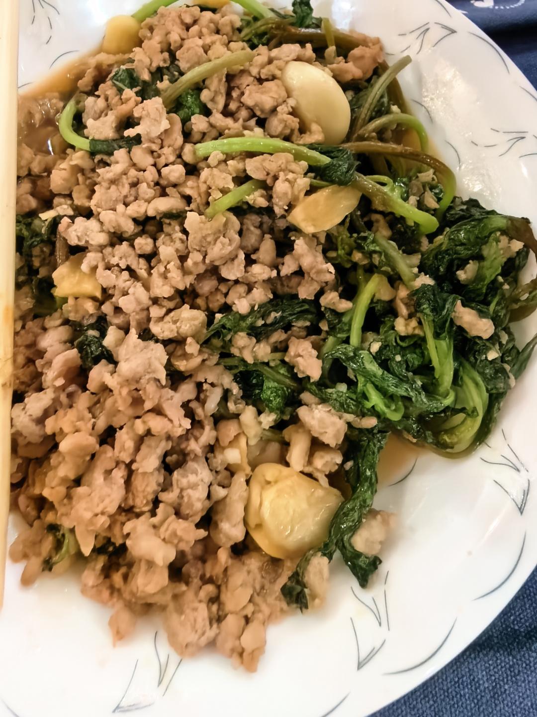 泰式嘎抛（罗勒叶）碎肉