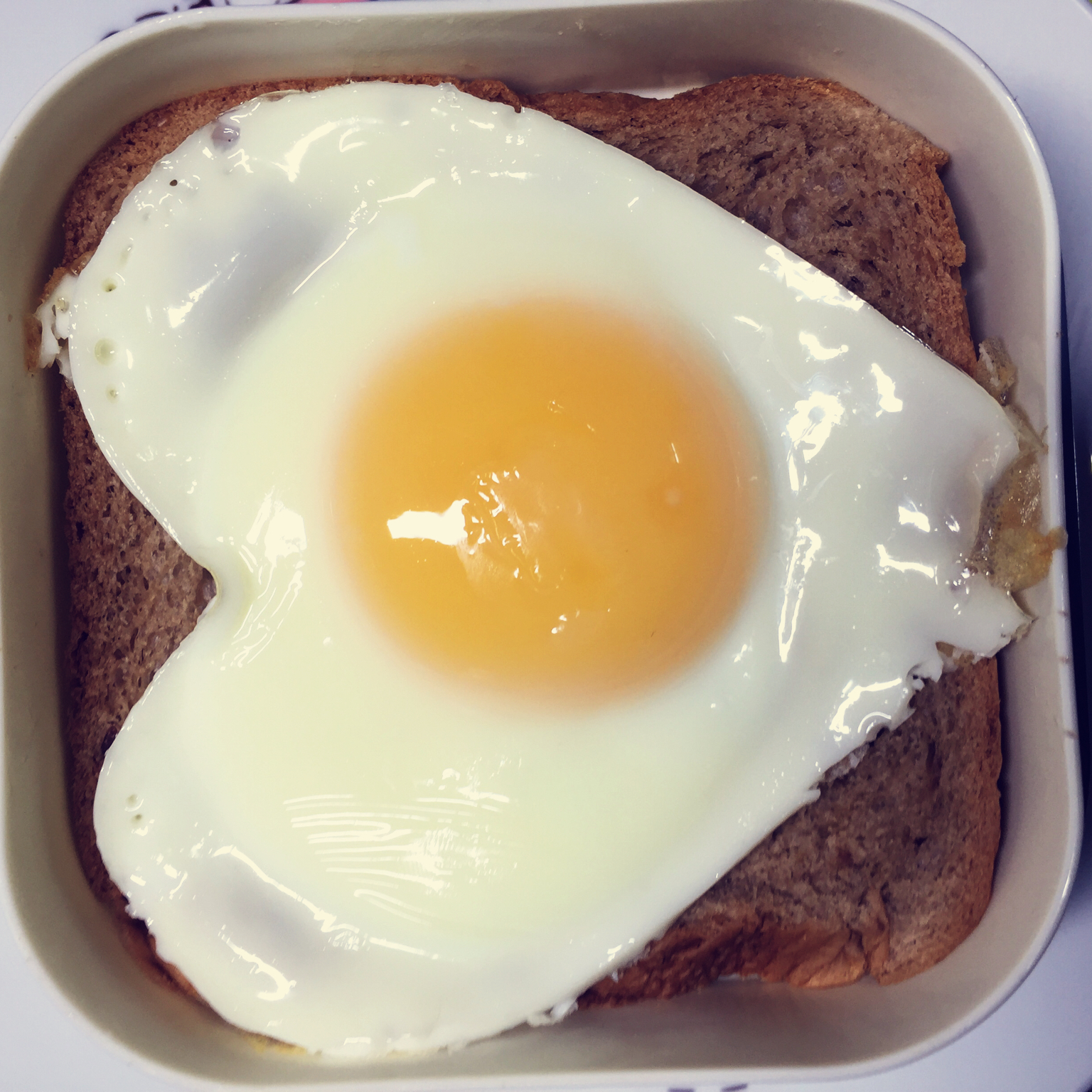 没味觉的下厨房少女做的煎蛋太阳蛋的做法