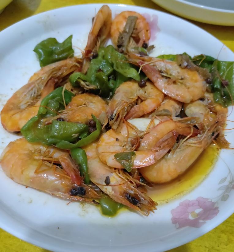 青椒炒基围虾的做法