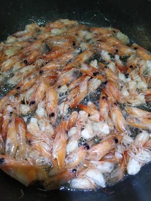 一虾两做，椒盐虾头，鲜虾粥的做法 步骤7