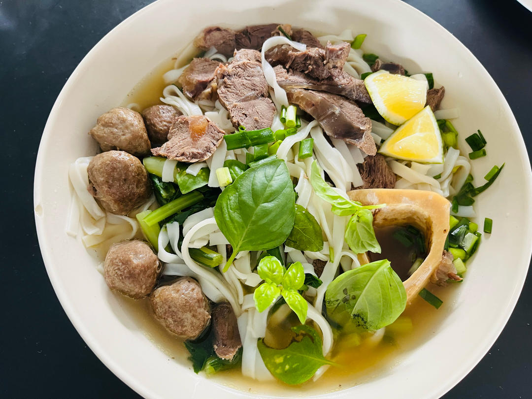 跟我一起做正宗越南牛肉粉pho（秘方大公开）