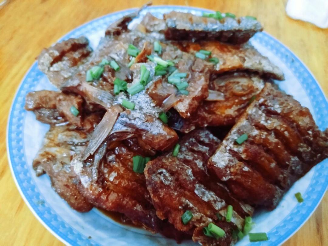 红烧带鱼最经典最家常的做法 可当热菜也可是冷盘 味道都一样好