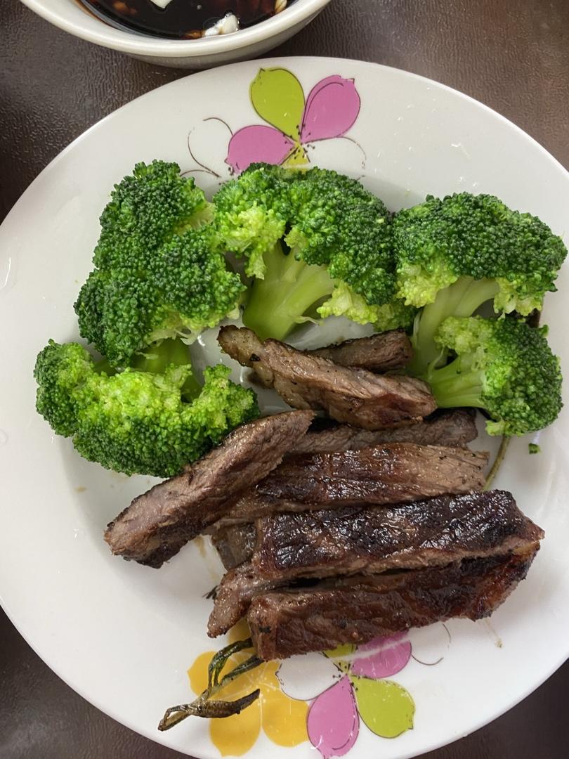 烤牛排🥩