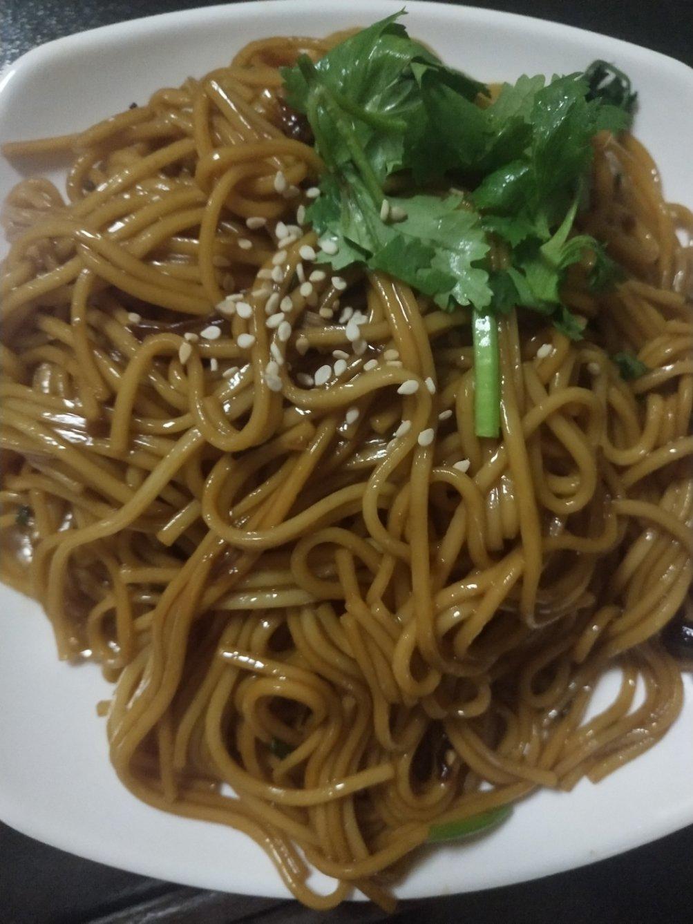 10分钟搞定的一碗葱油拌面
