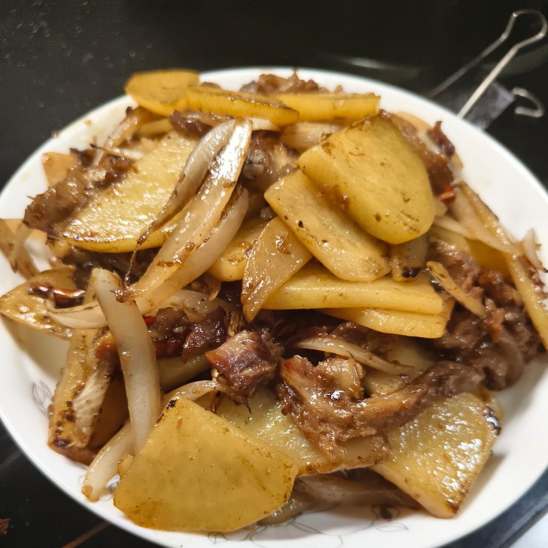 土豆片炒卤牛肉
