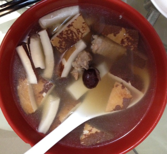 象形文字做的椰子煲瘦肉汤