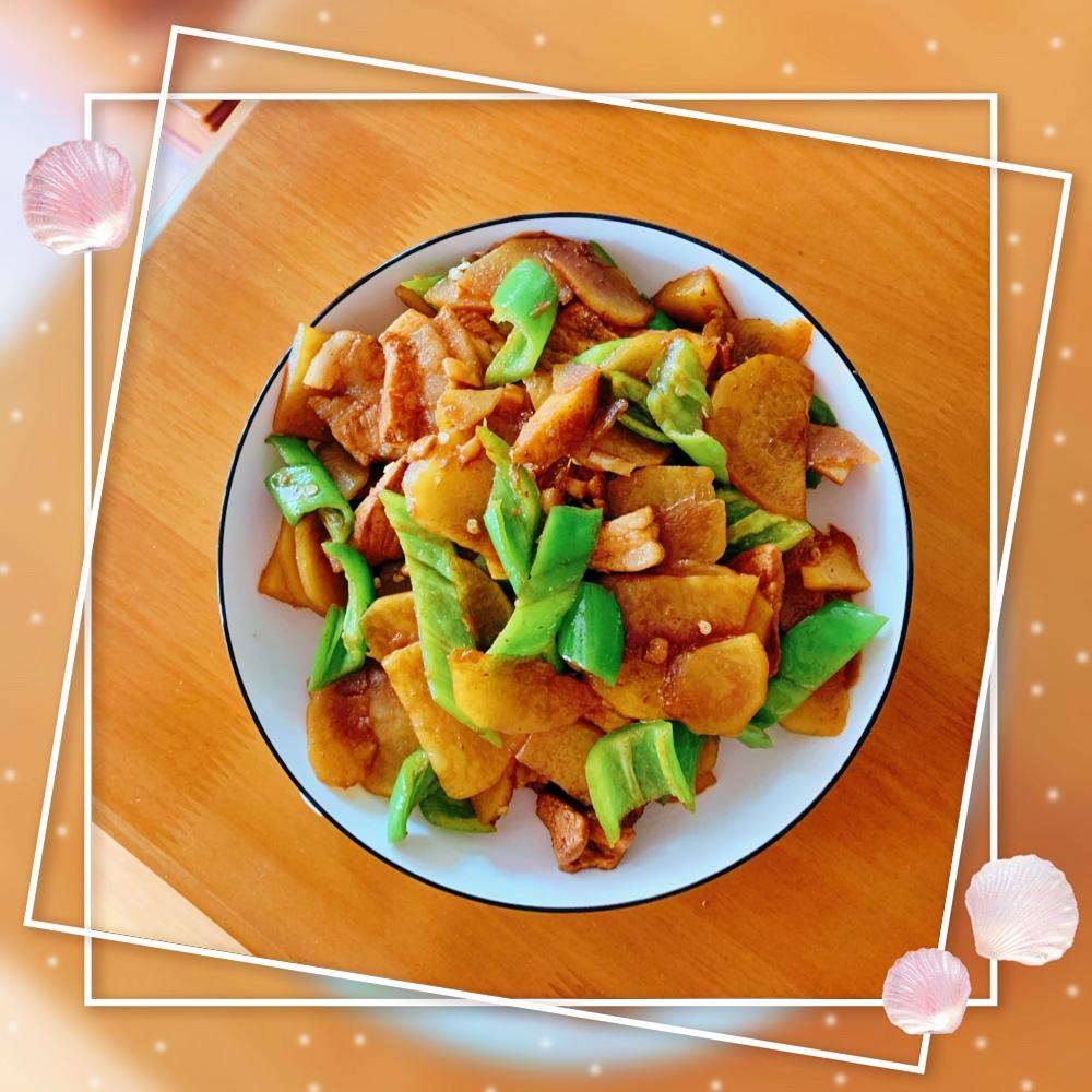 青椒土豆片炒肉