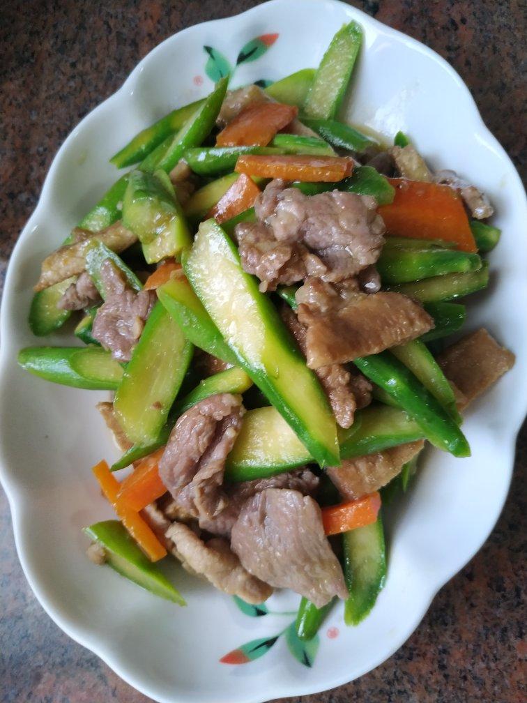 芦笋炒牛肉