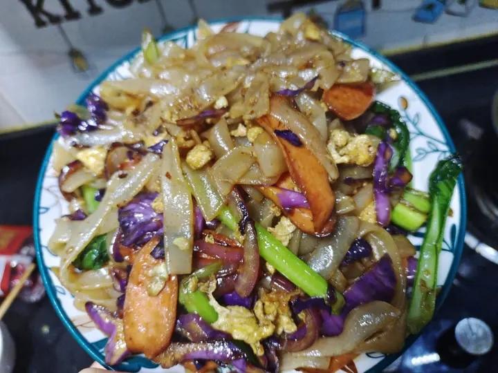 路边摊的炒河粉