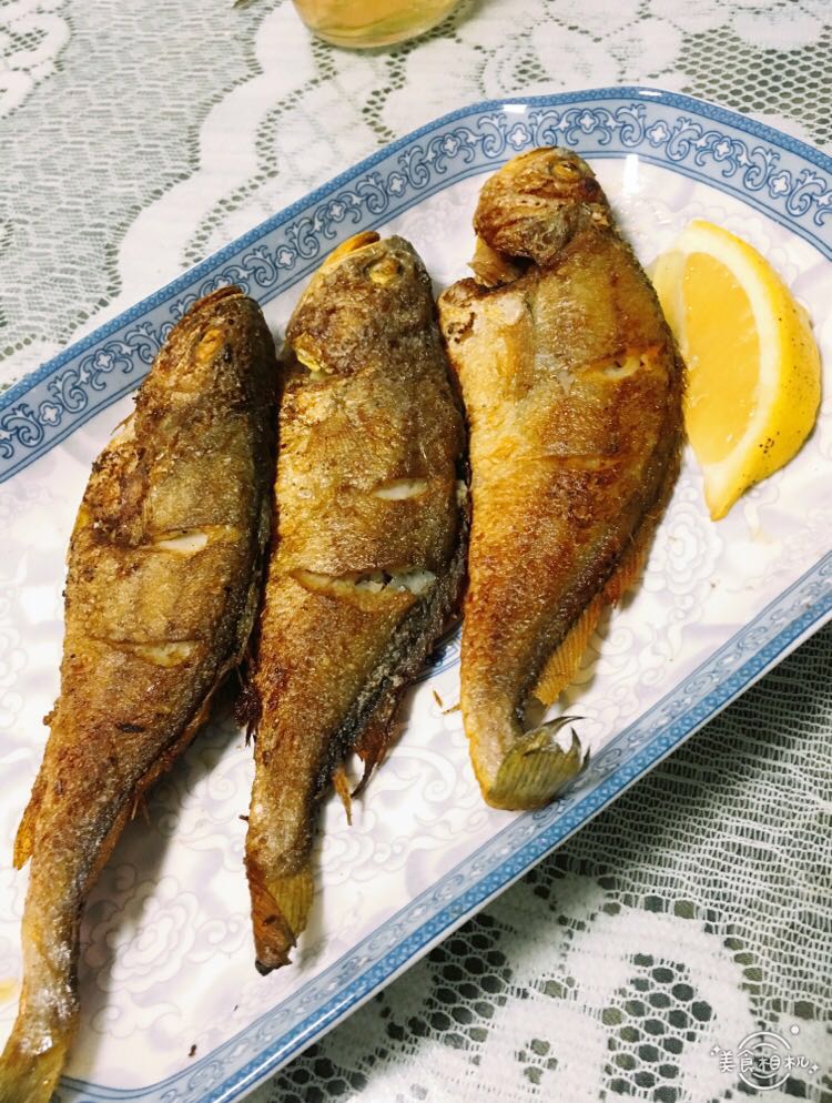 广式干煎黄花鱼的做法