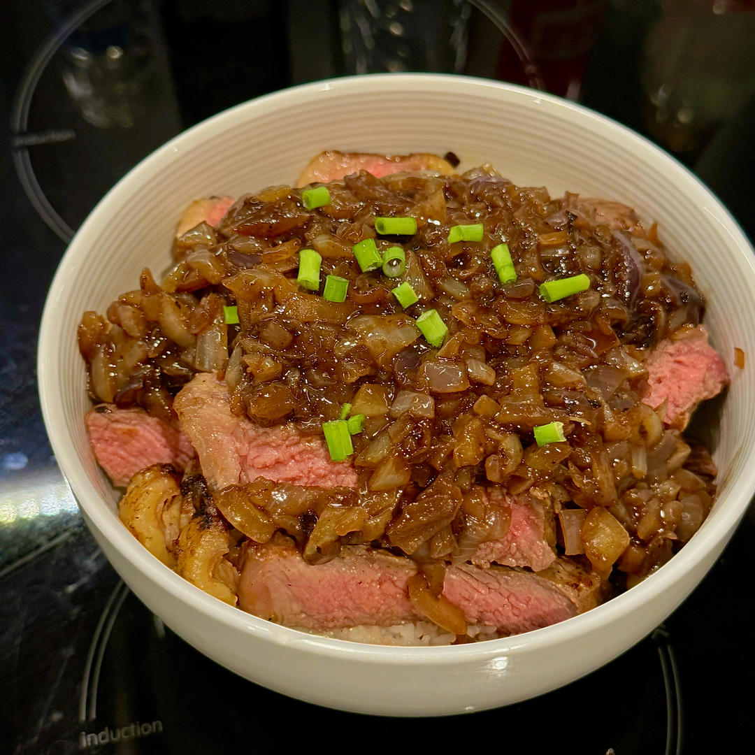 食戟之灵之 幸平流夏里亚宾牛排盖饭