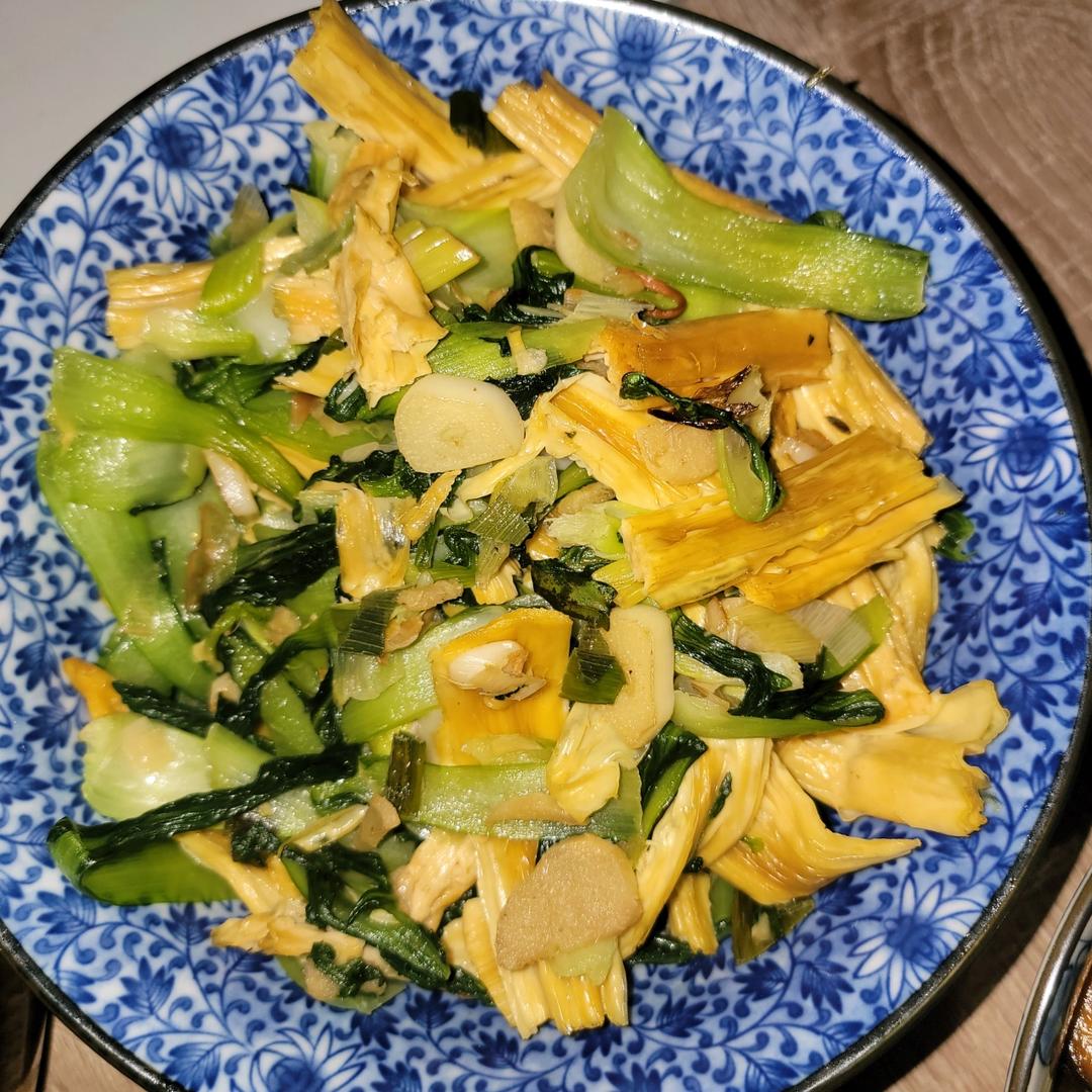 筋道滑爽青菜烧腐竹