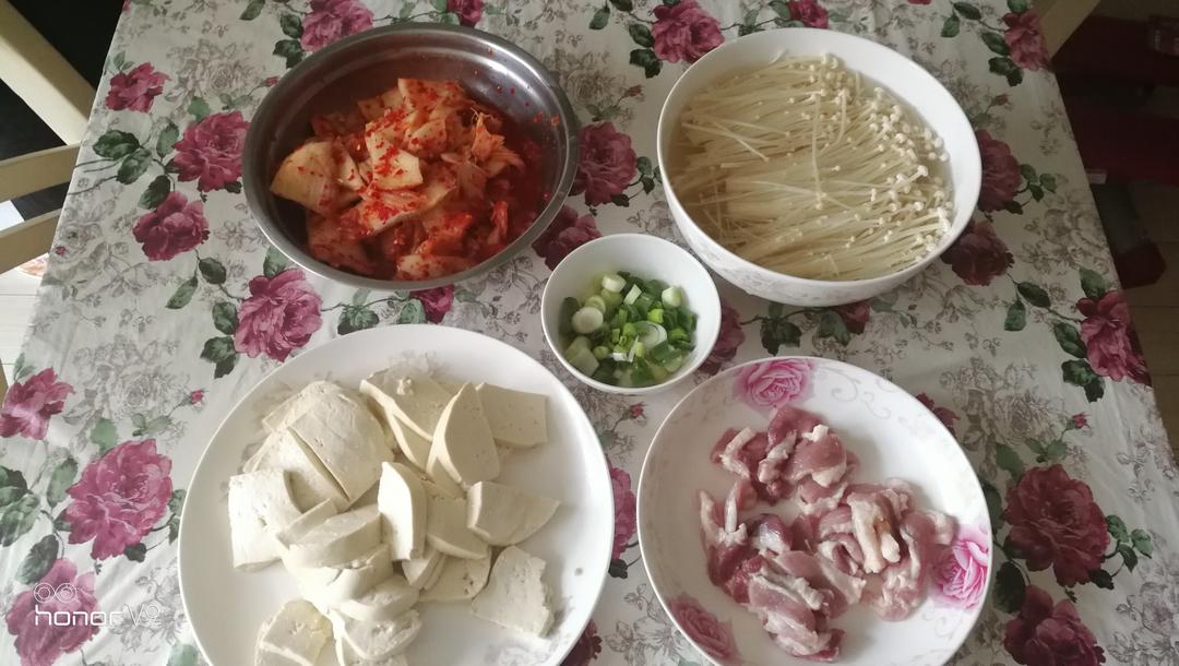 辣白菜炒五花肉