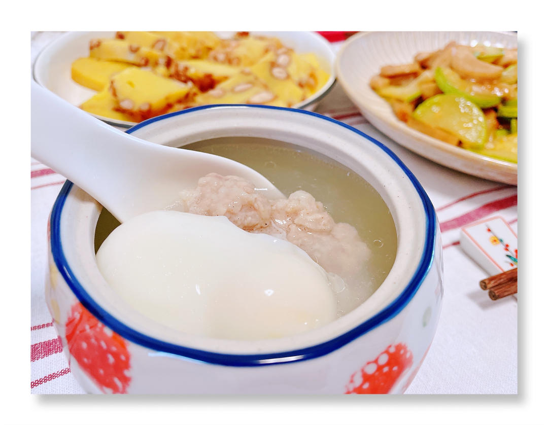 瑞利山和瑞丽安的食堂