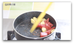 苏蒂宝宝餐：紫甘蓝焖饭+番茄土豆炖牛肉的做法 步骤6