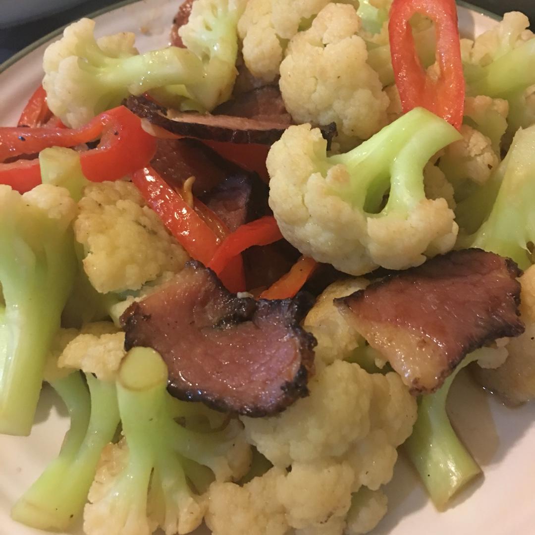 腊肉炒有机花菜