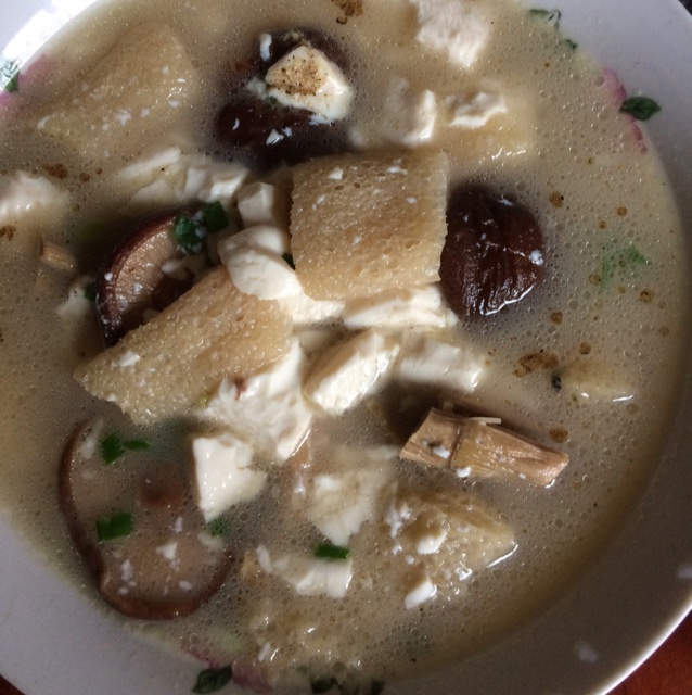 鲫鱼豆腐汤