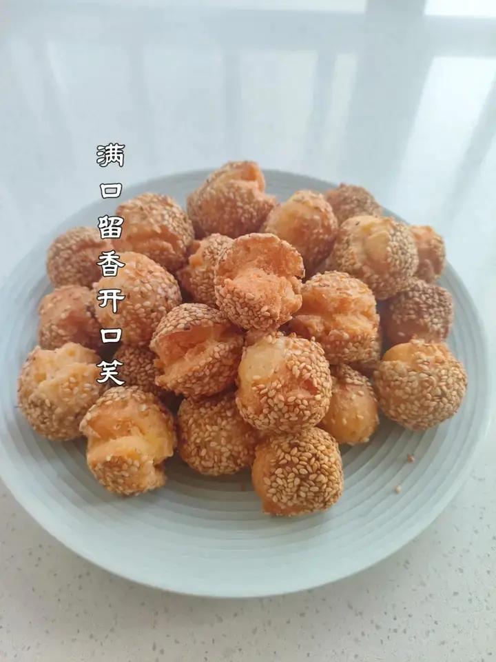 美味的传统小吃之_笑口枣（开口笑）