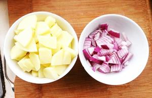 奶油培根土豆浓汤的做法 步骤1