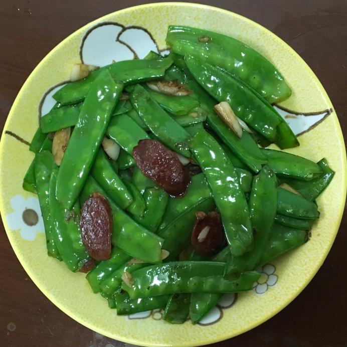 超脆爽的荷兰豆炒香肠