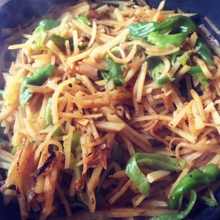 泡菜炒土豆丝