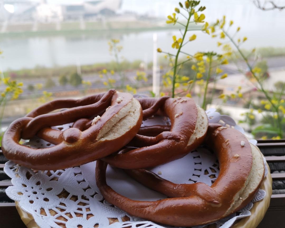 小美版好吃难忘的碱水包的做法