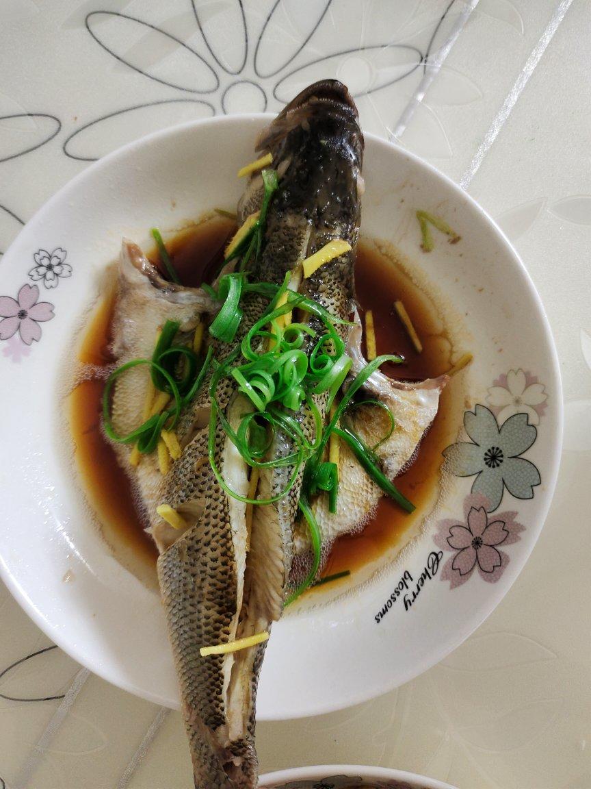 清蒸鲈鱼