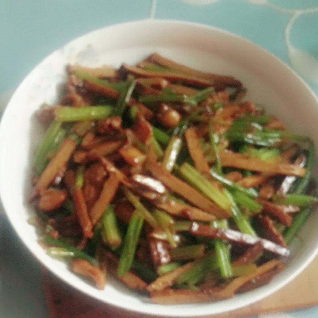 素菜：芹菜炒豆腐干
