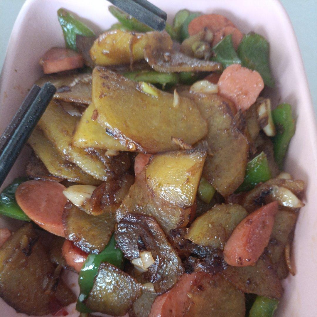 土豆片炒火腿肠