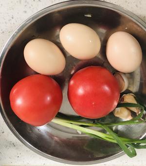 论西红柿炒鸡蛋的灵魂的做法 步骤1