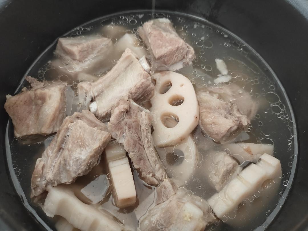 排骨炖藕汤-电压力锅