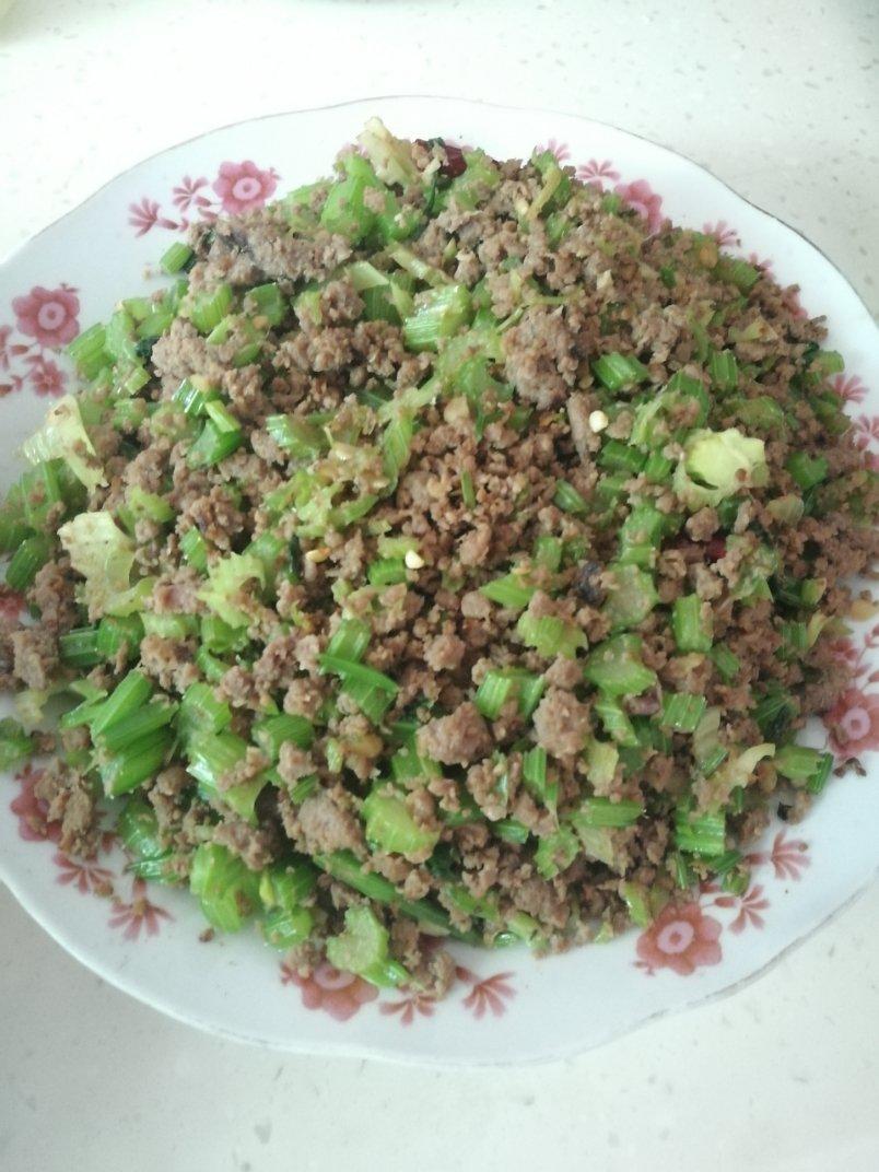 芹菜牛肉末「下饭神器」