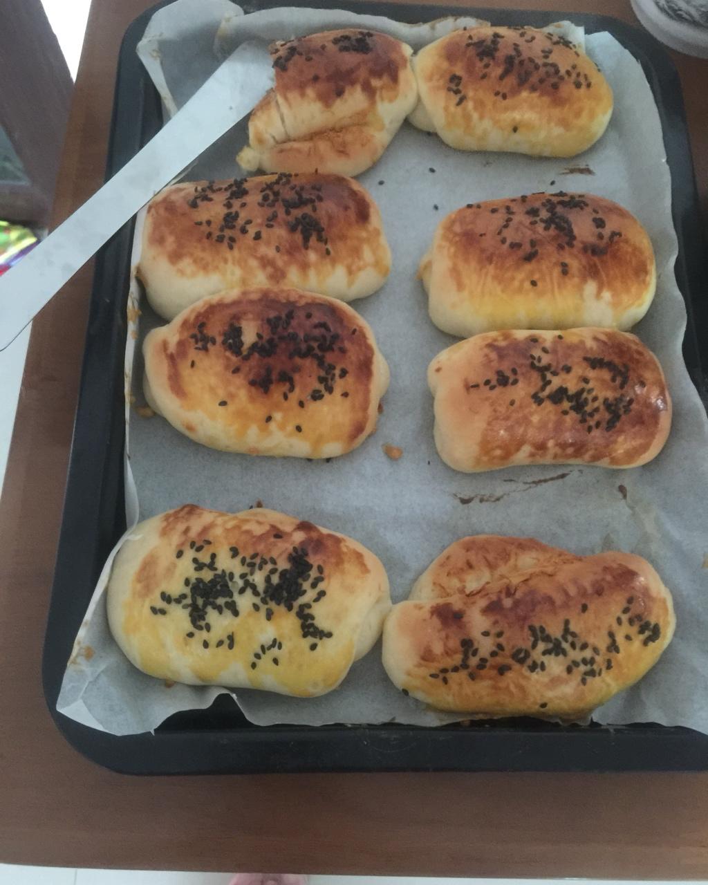 火腿肉松面包卷