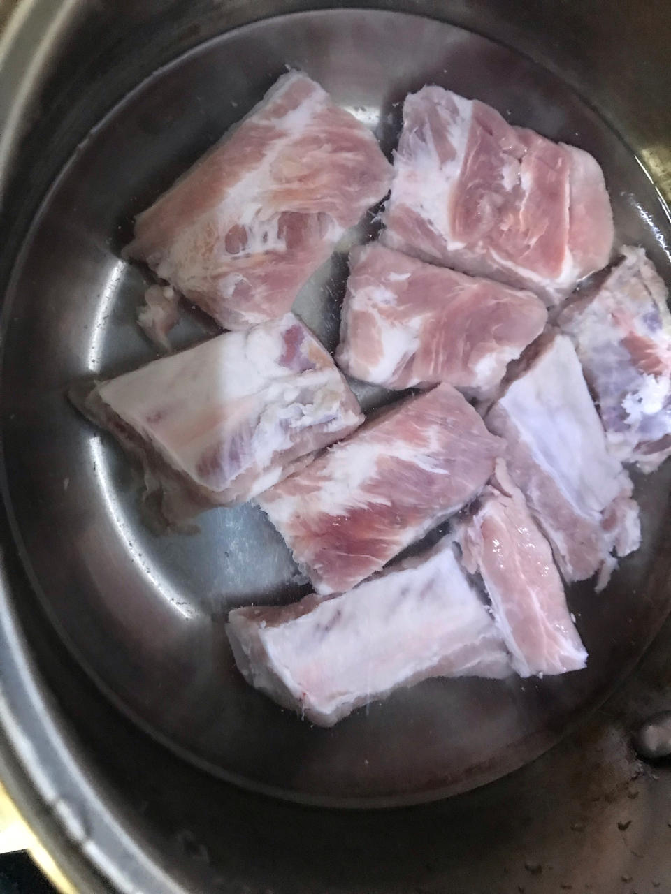 【排骨焖饭】
