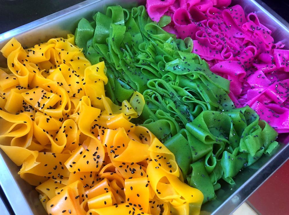 引吉无咎做的手工果蔬凉皮