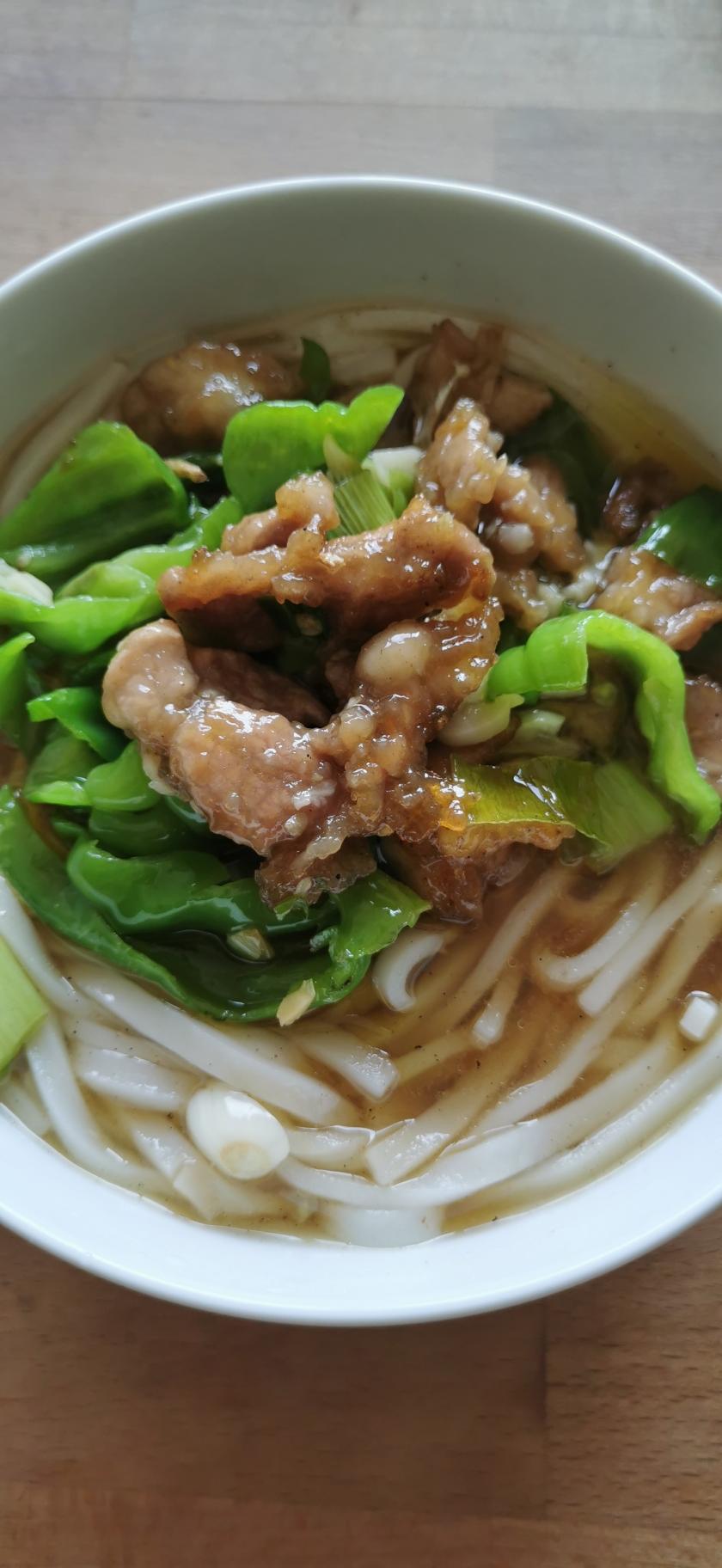 夏令青椒肉丝米粉