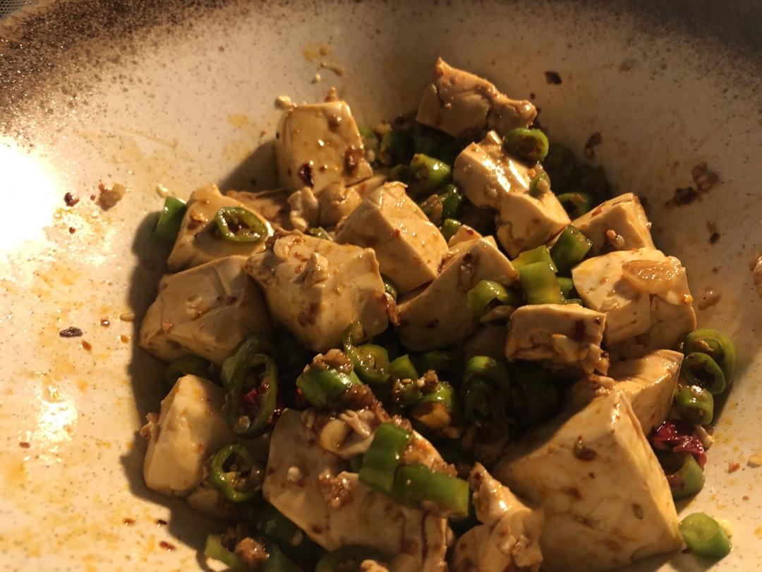 皮蛋拌豆腐
