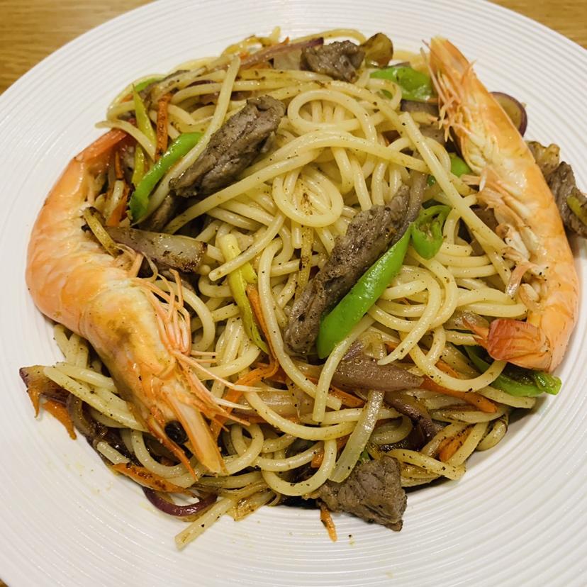 黑椒牛肉炒意大利面