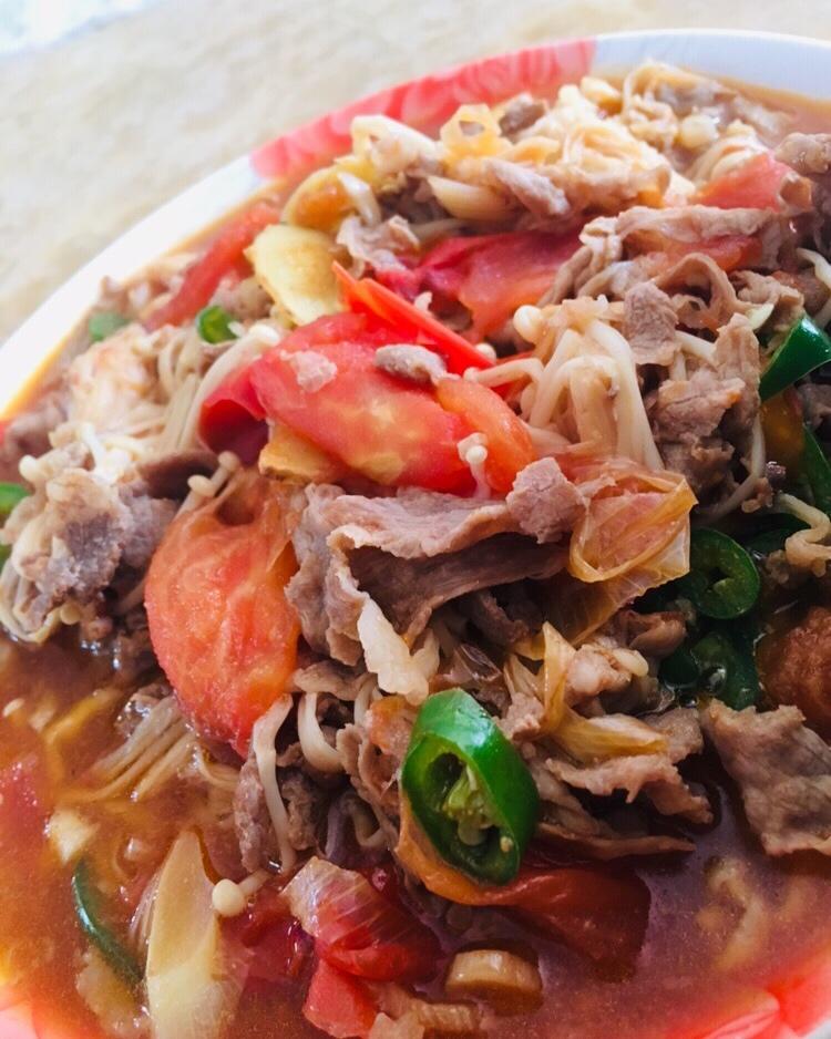 金针菇肥牛番茄锅