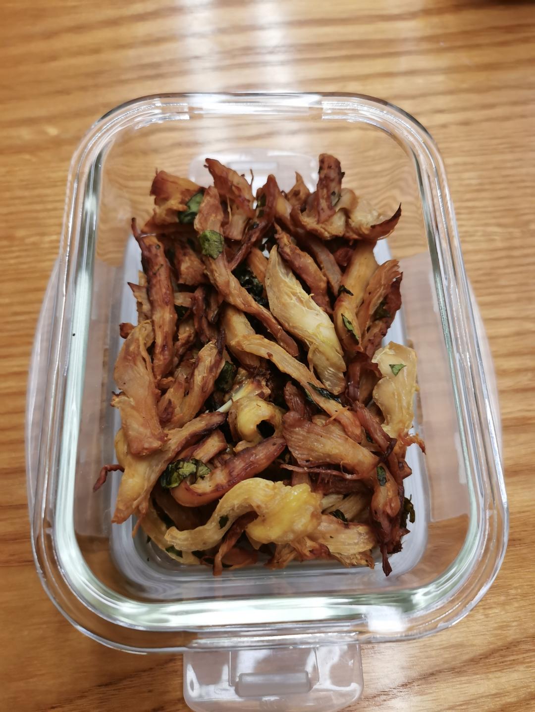 好吃不长胖的减脂零食：烤鸡肉丝