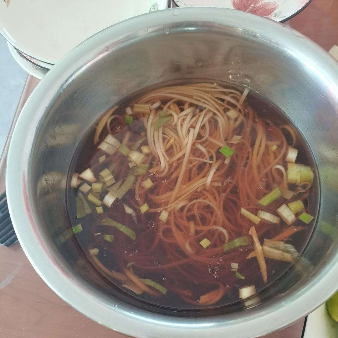 感冒了就超级想吃的酸汤面