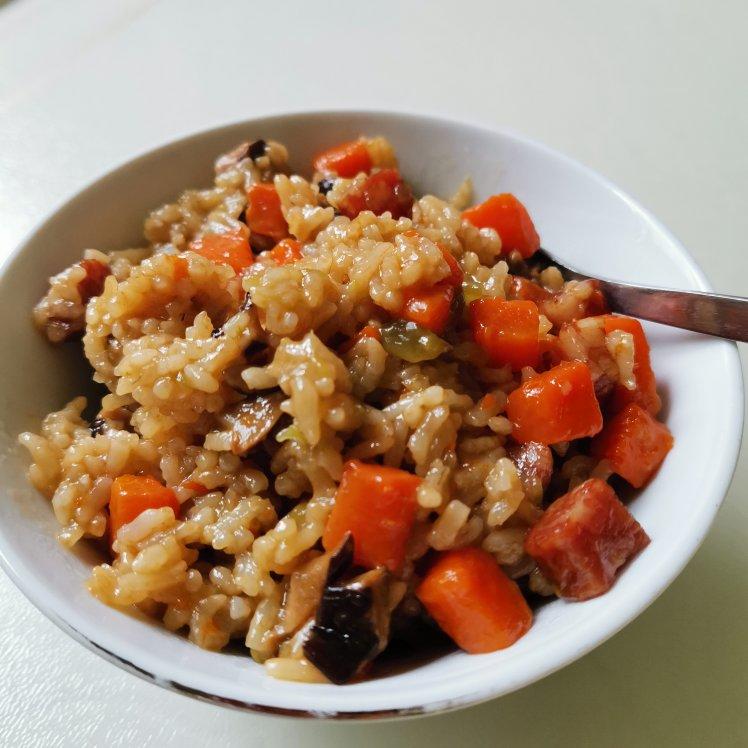 懒人必备～电饭煲腊肠焖饭