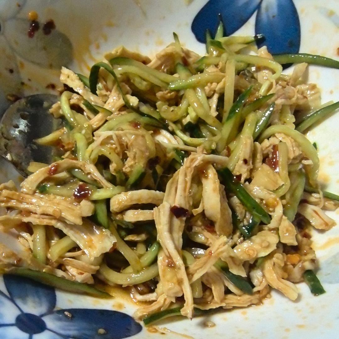 酸辣开胃柠檬手撕鸡丝，春夏开胃凉拌菜！