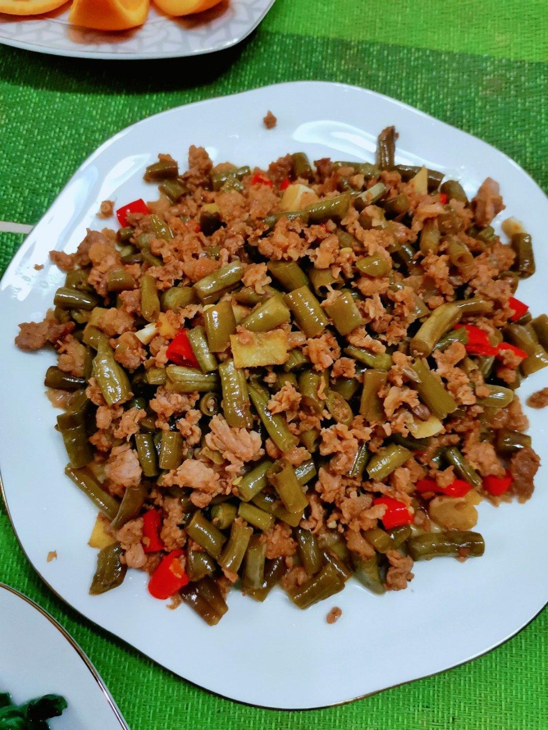 酸豆角炒肉沫
