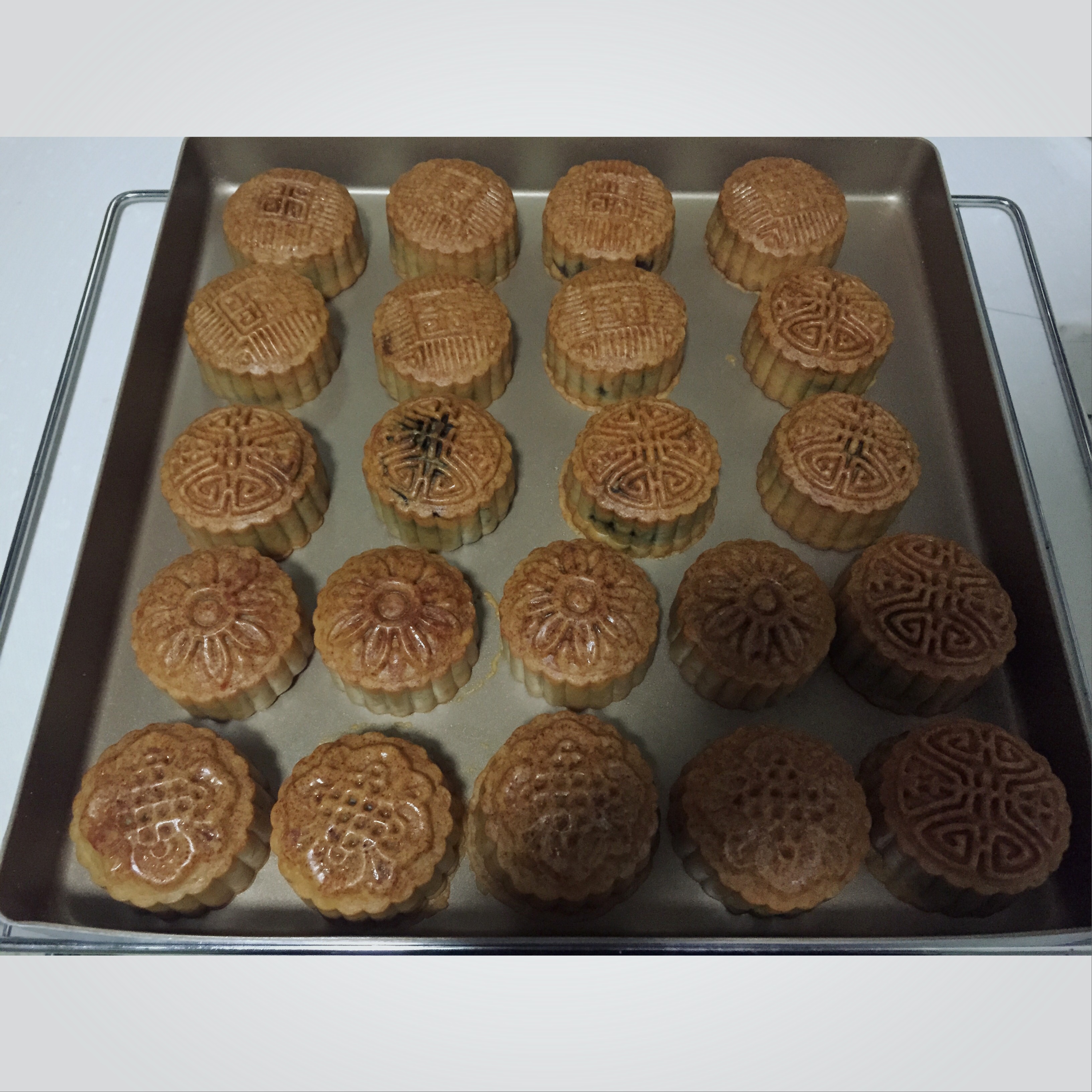 广式月饼—蛋黄莲蓉月饼