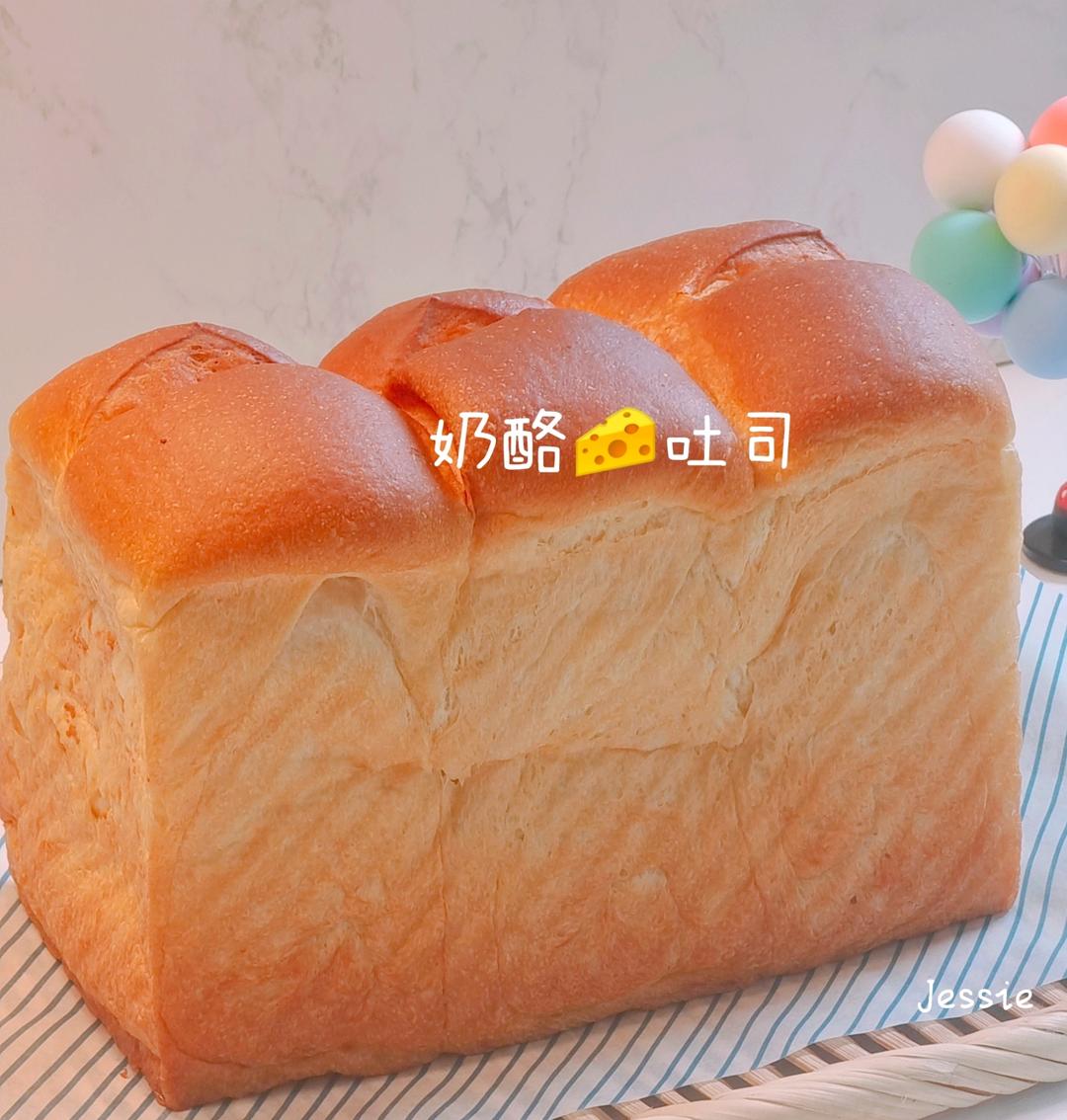 奶香浓郁的奶酪吐司